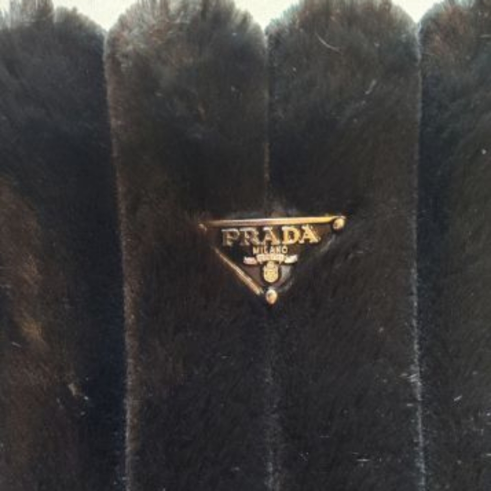 Prada VIP GWP Makeup Bag - Picture 7 of 7